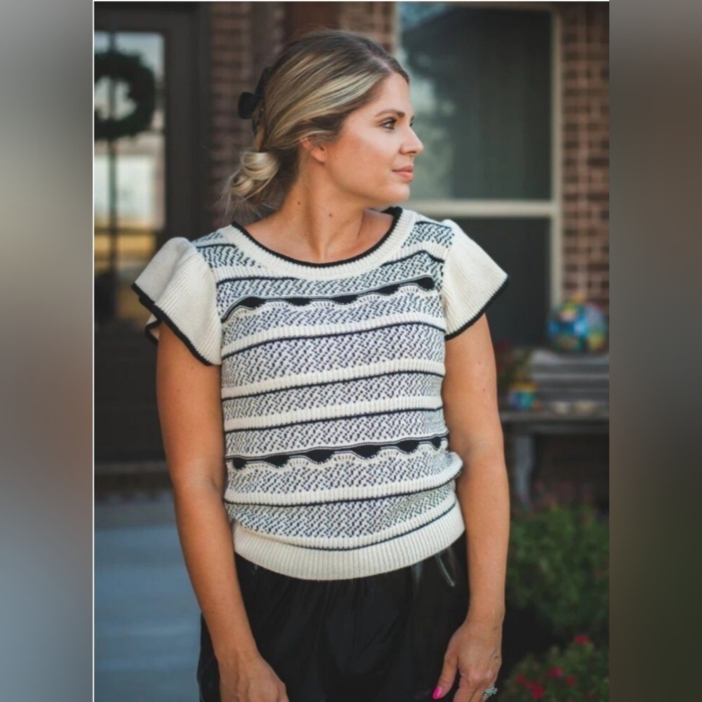 Andree by unit The Indie Black and Cream ruffle blouse - Picture 2 of 7